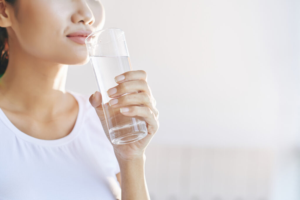 朝からコップ一杯分の水分摂取